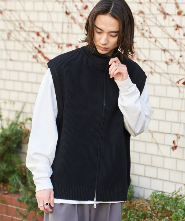 ブラック モデル：172cm L着用