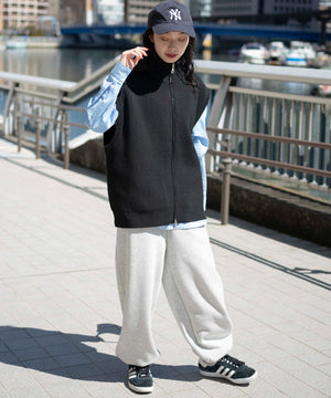 ブラック モデル：161cm L着用