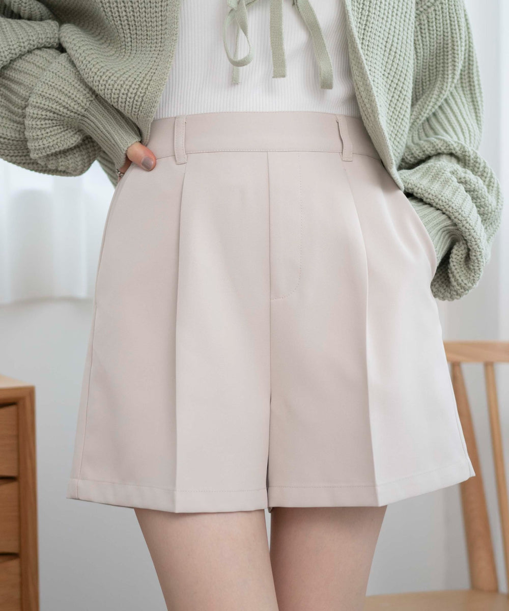 オフホワイト　モデル:163cm M着用