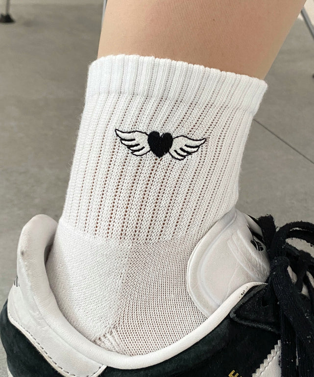 モチーフ刺繍アンクル底パイルソックス(23-25cm)/羽ハートブラック（柄4）