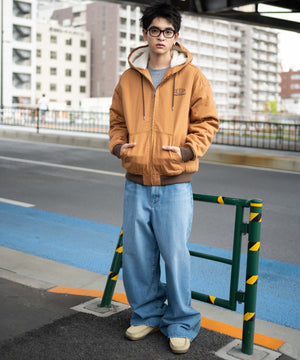 ブラウン モデル：180cm L着用