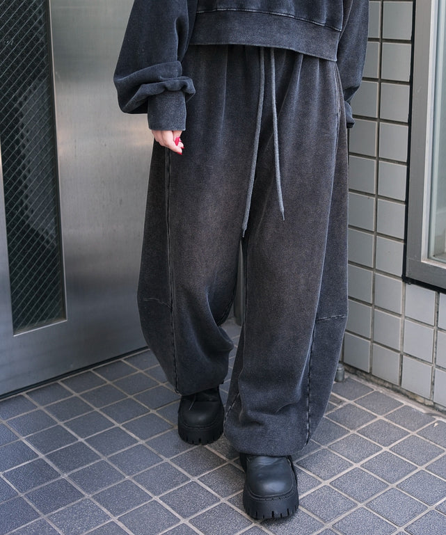 カーブデザインスウェットパンツ/スミクロ モデル：159cm M着用