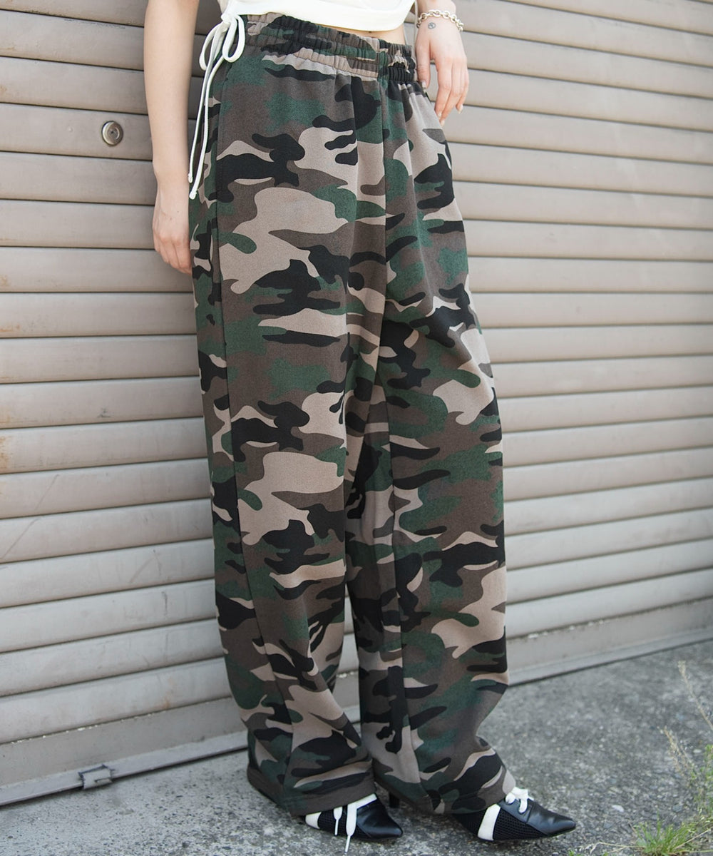 柄１　モデル：159cm M着用
