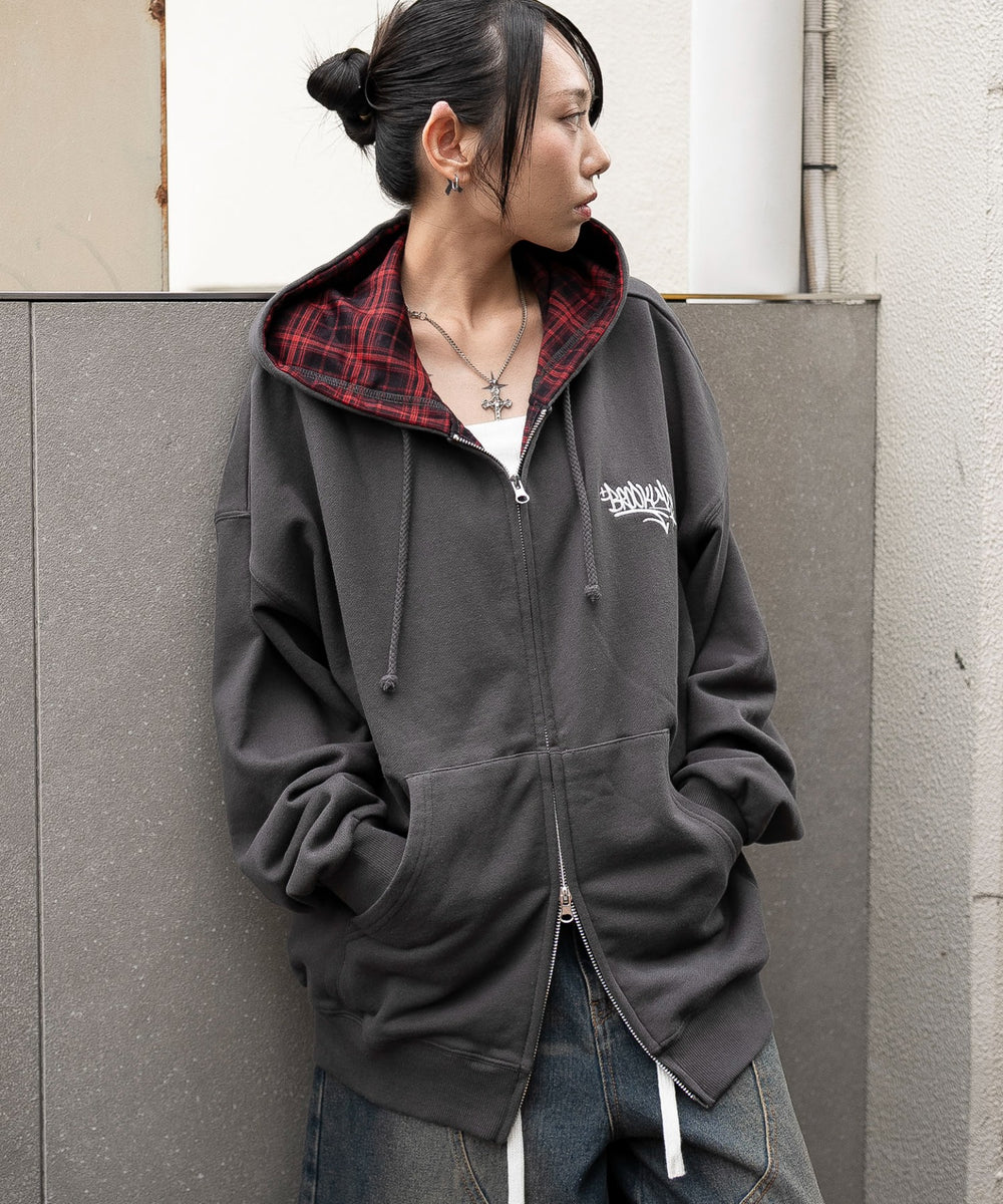 スミクロ　モデル：159cm L着用