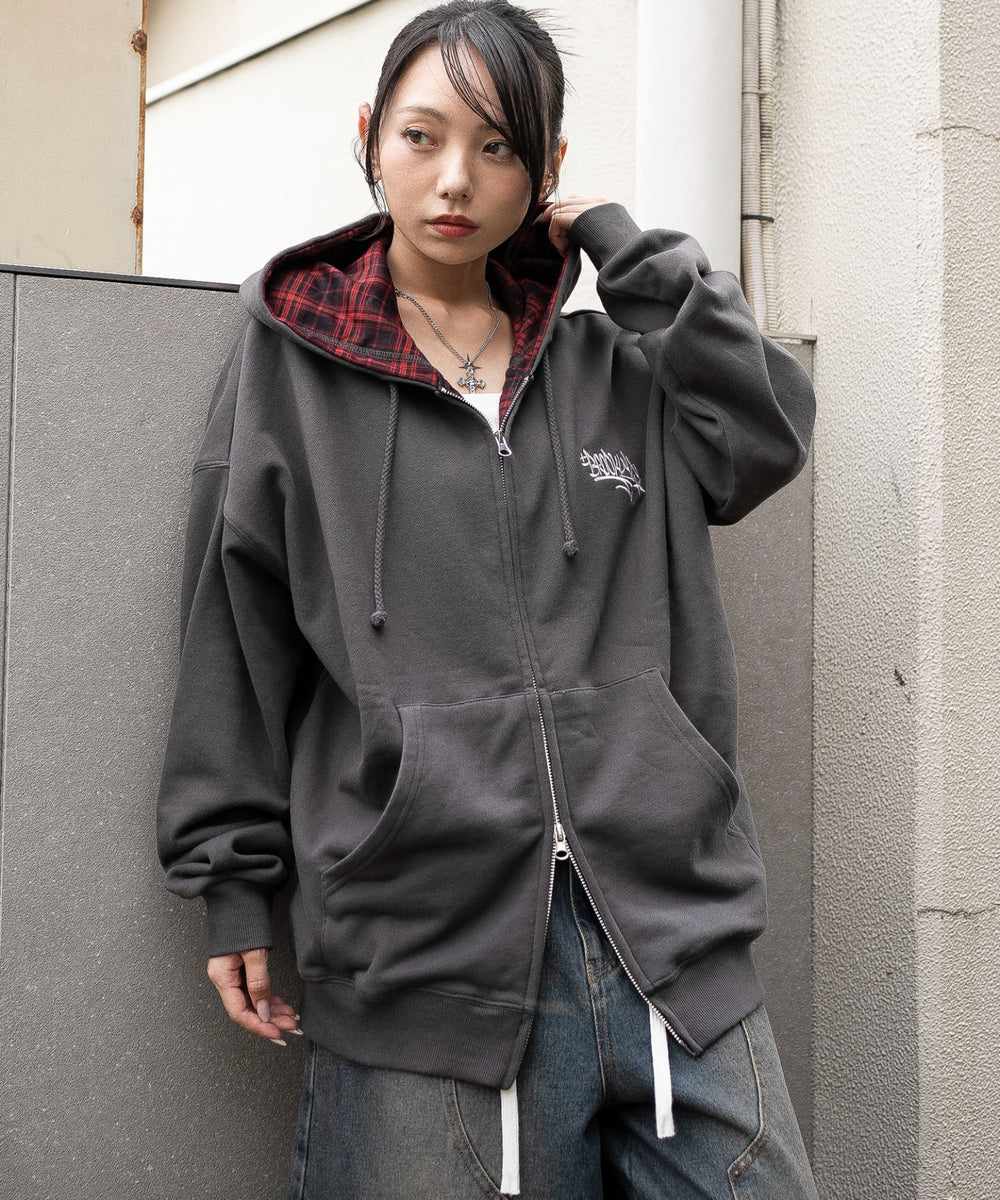 スミクロ　モデル：159cm L着用