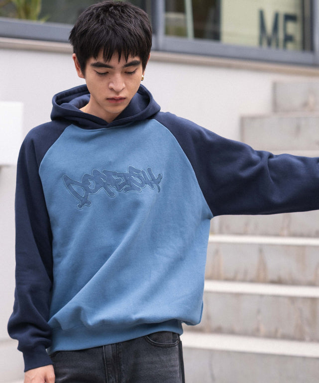 裏起毛ラグランプルパーカー/ブルー モデル：180cm L着用
