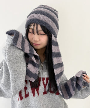 グレー