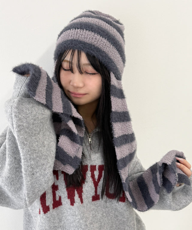 グレー