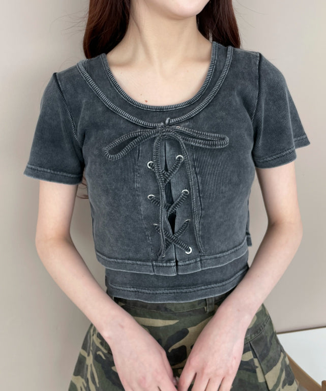 ヴィンテージライクレースアップT/スミクロ モデル：160cm F着用