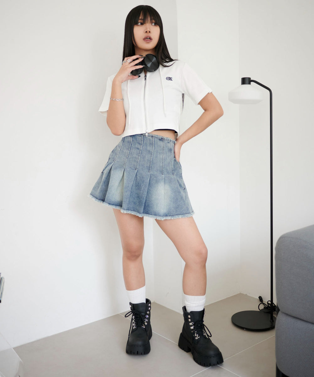 ホワイト モデル：160cm F着用