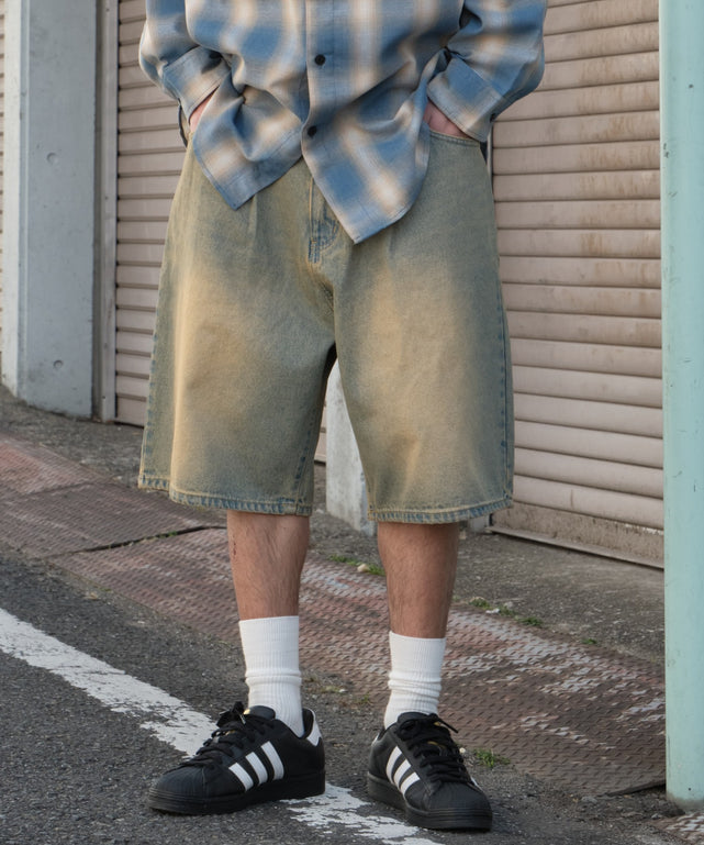 デニム淡加工 モデル：175cm L着用