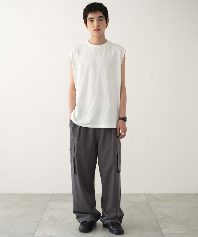 ホワイト　モデル:180cm L着用