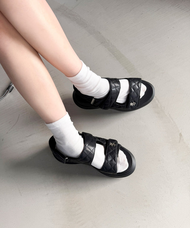 ブラック