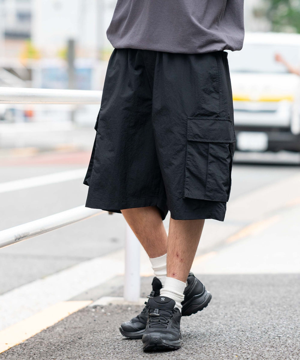 ブラック モデル：178cm L着用