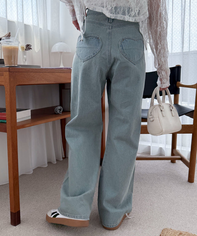 ハートポケットストレートデニムパンツ/デニム淡加工 モデル：160cm M着用