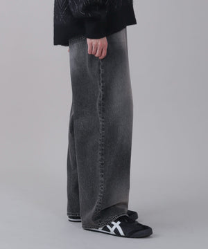 ブラック モデル：178cm L着用