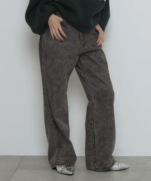 ストレートデニムパンツ/ブラックソノタ　モデル：163cm M着用