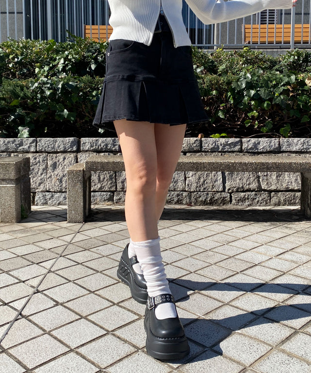 ブラック