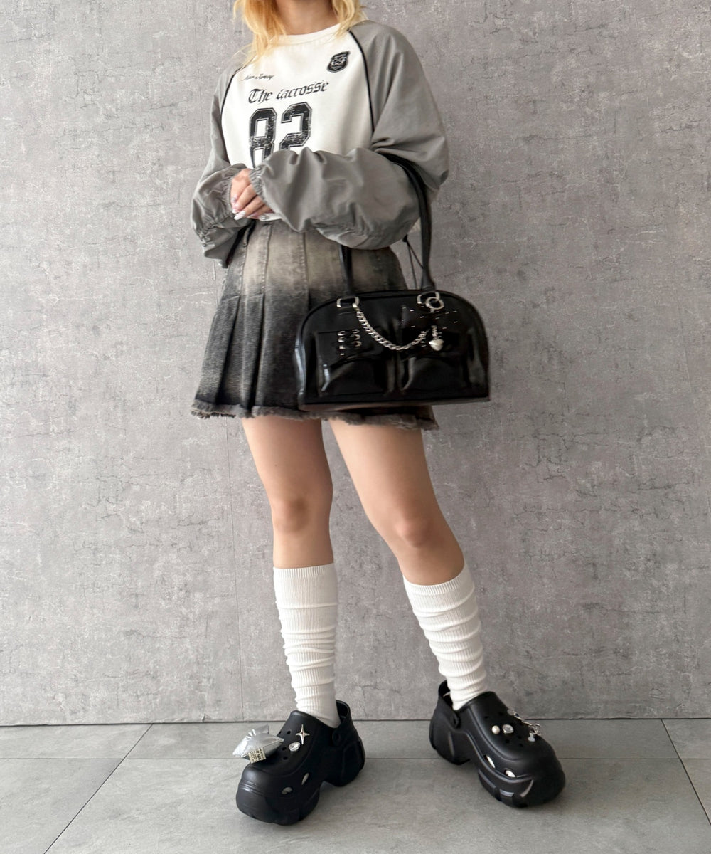 ブラック