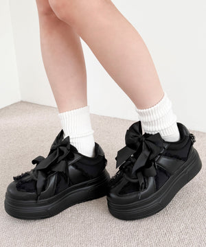 ブラック