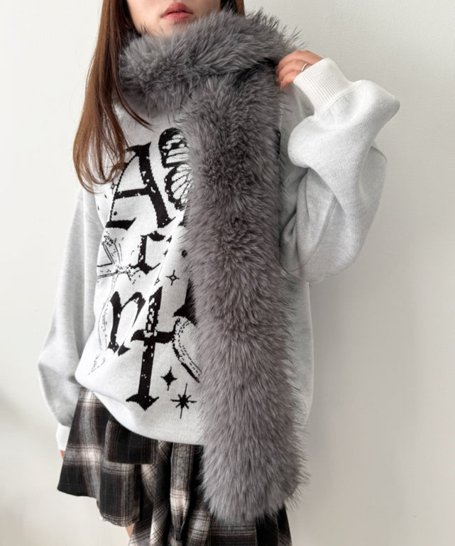グレー
