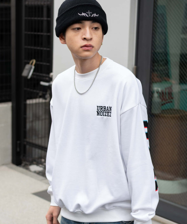 ホワイト モデル：180cm L着用
