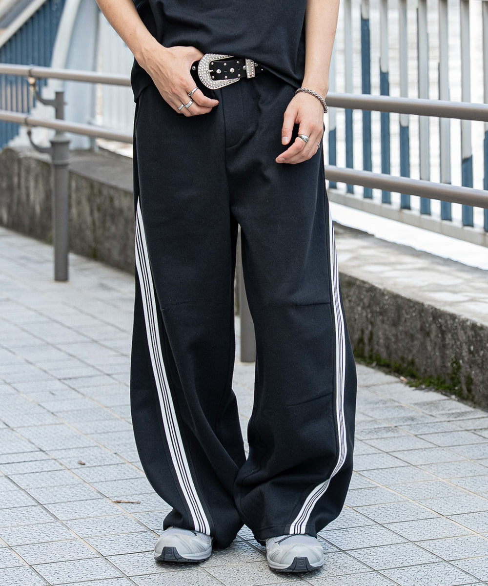 ブラック モデル：180cm L着用
