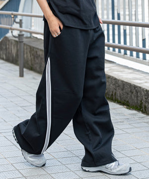 ブラック モデル：180cm L着用