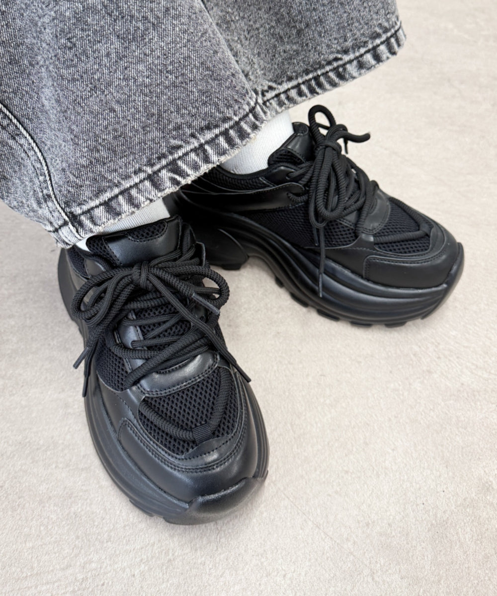 ブラック