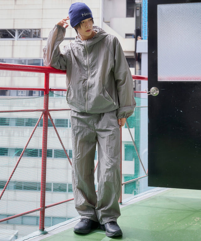 グレー モデル：175cm L着用