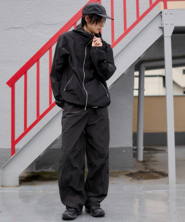 ブラック モデル：175cm L着用