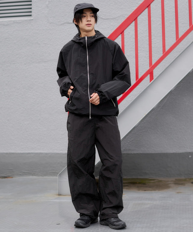 ブラック モデル：175cm L着用