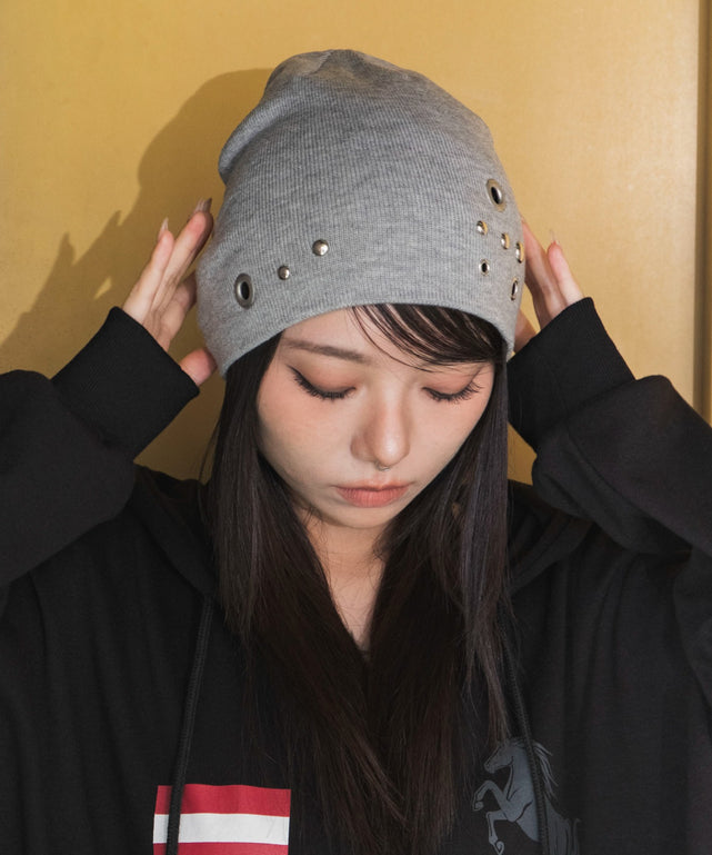 グレー