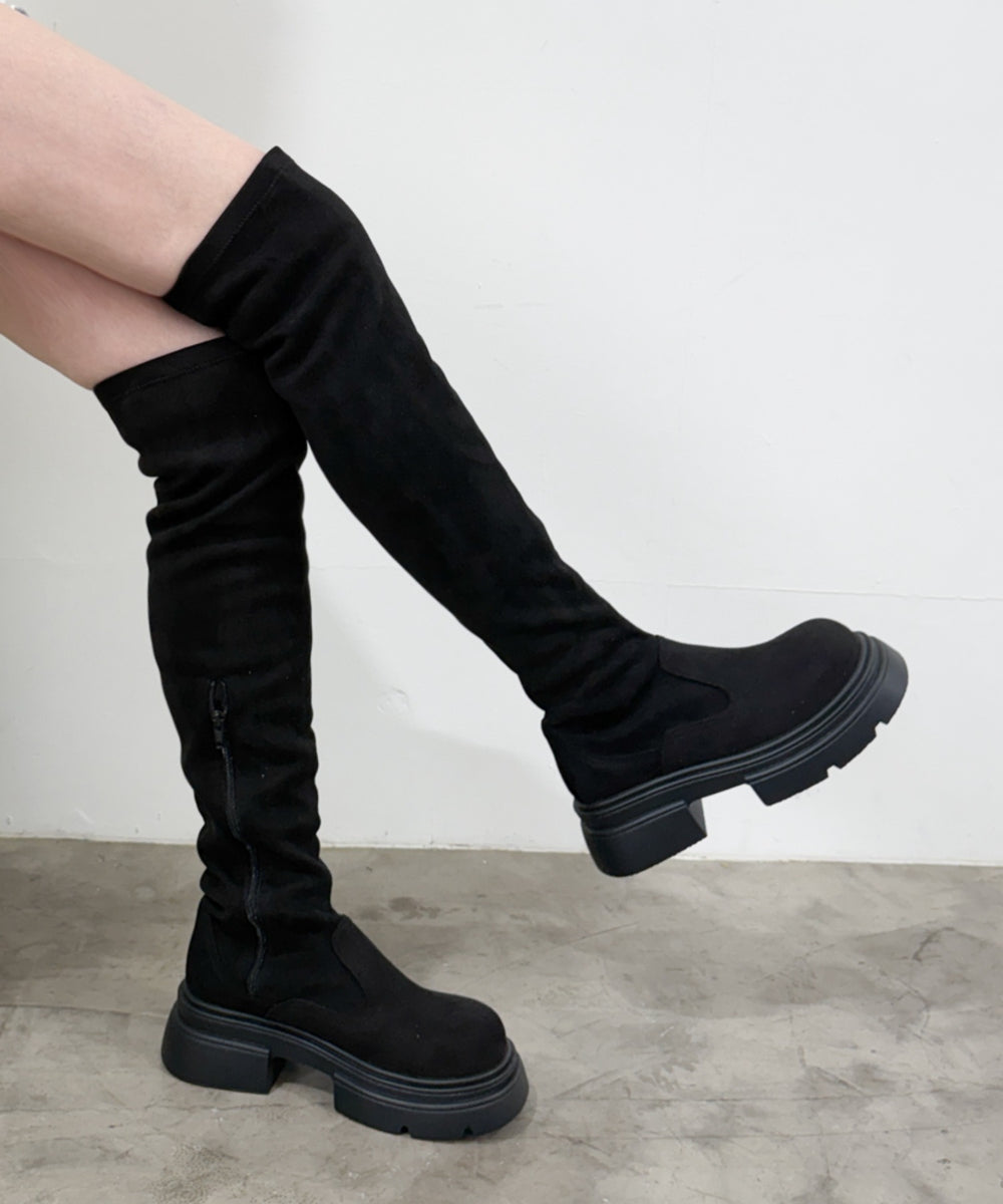 ブラック