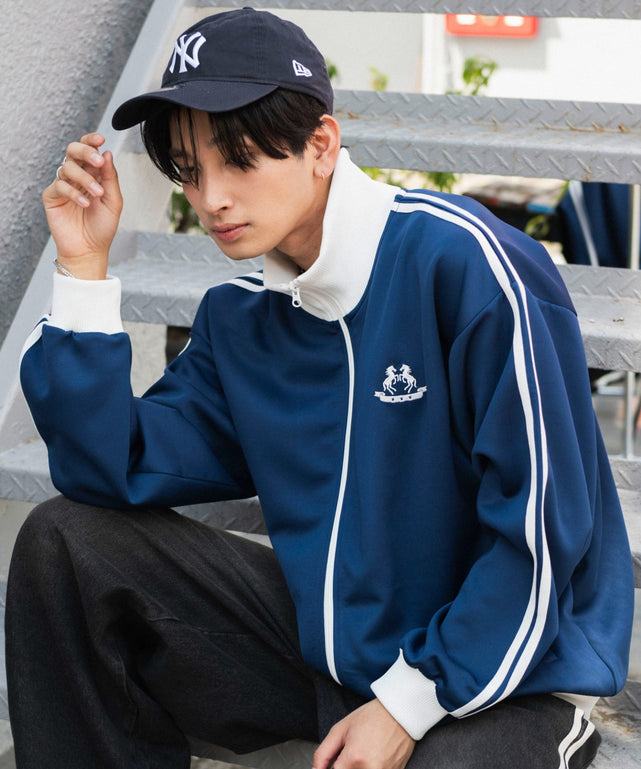 ライントラックジャケット/ネイビー　モデル：180cm L着用　