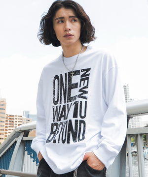 ホワイト モデル：182cm L着用