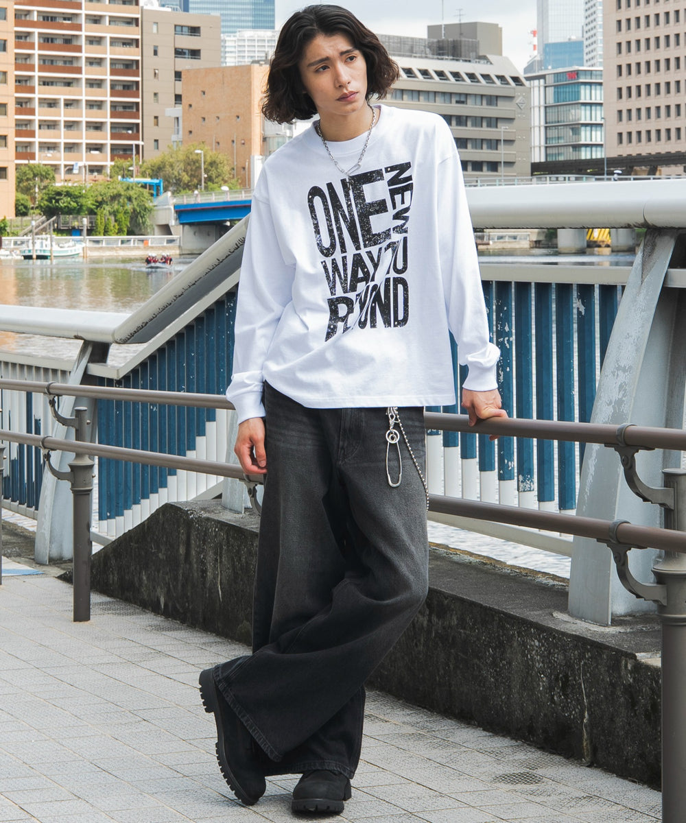 ホワイト モデル：182cm L着用