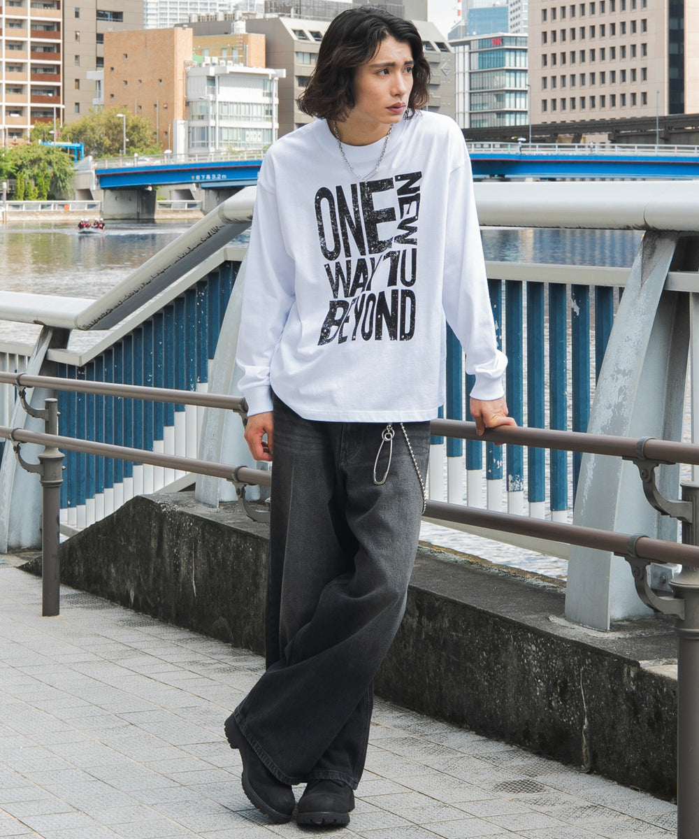 ホワイト モデル：182cm L着用