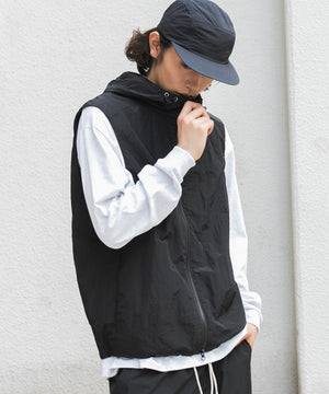 ブラック モデル：182cm L着用