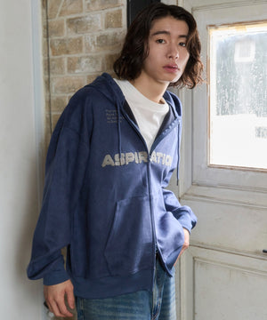 ネイビー モデル：182cm L着用
