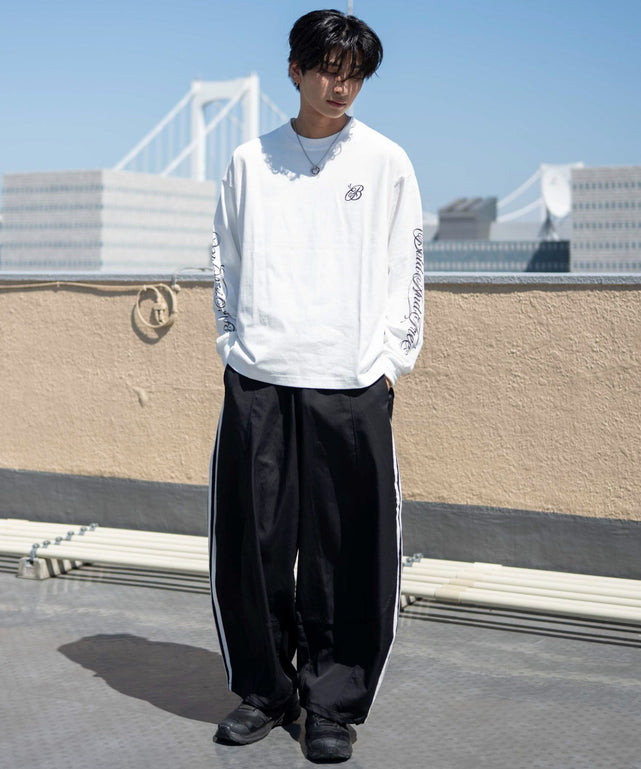 ホワイト モデル：180cm L着用