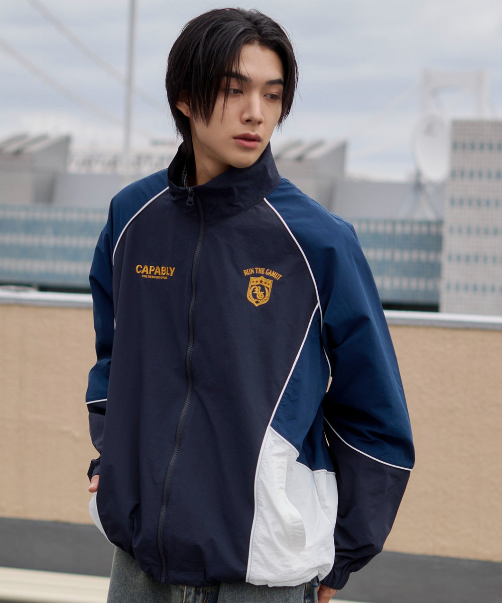 ネイビー モデル：175cm L着用