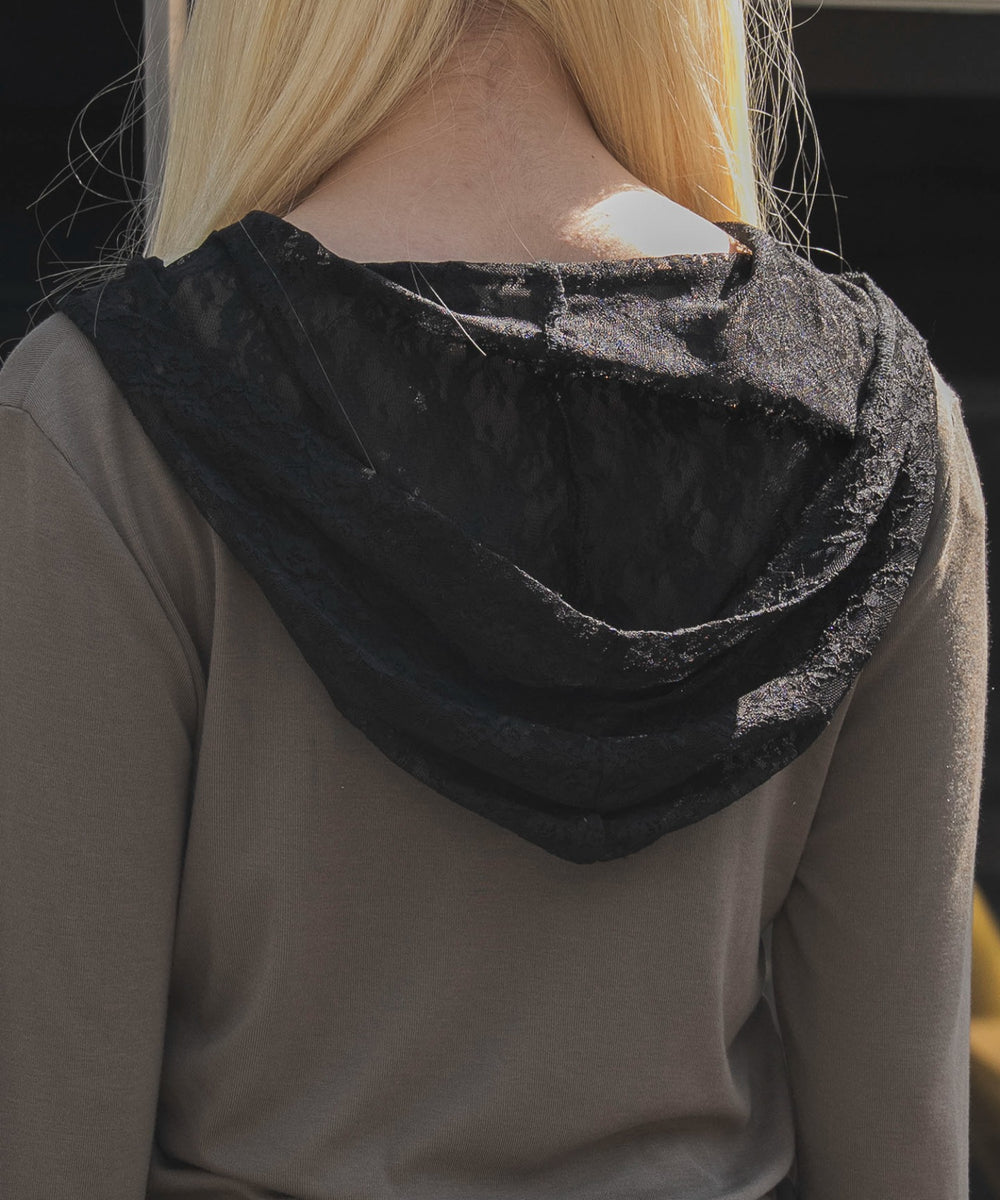 レースフードヘンリーネックロンT