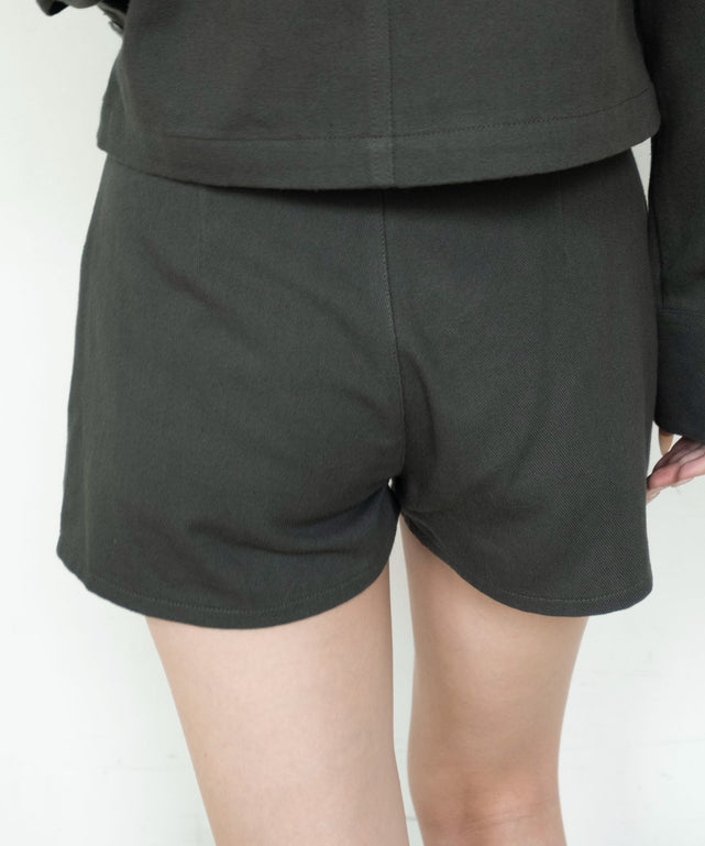 カーキ　モデル：159cm F着用