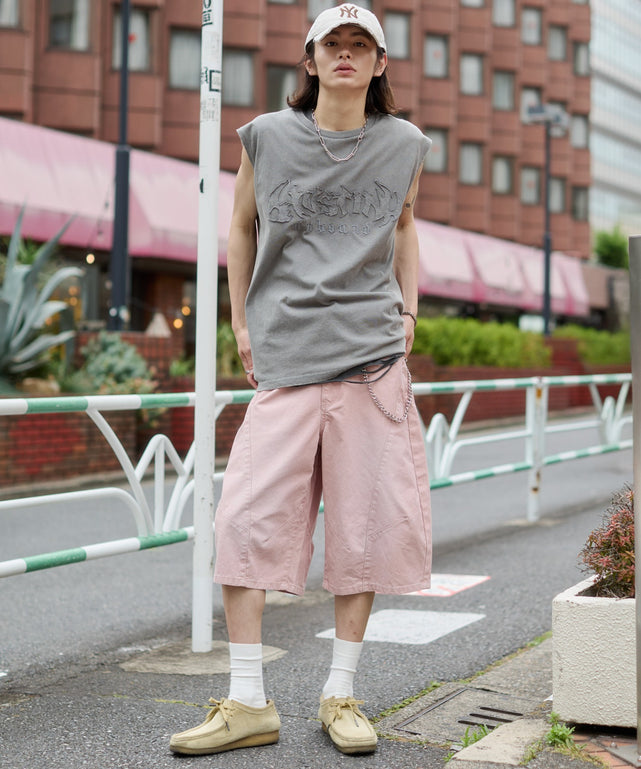 ピンク モデル：182cm L着用
