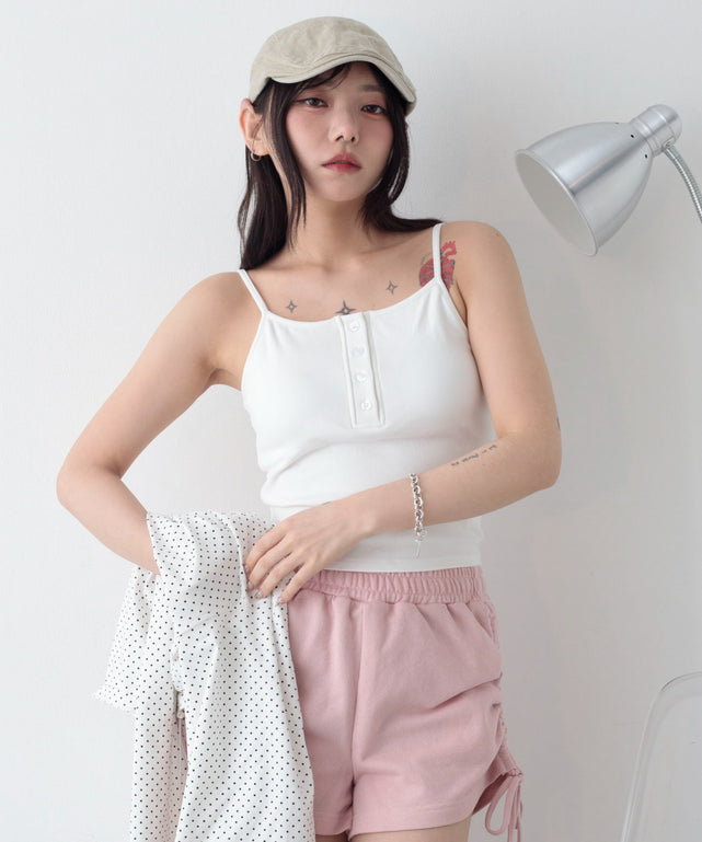 ヘンリーデザインカップインキャミ/ホワイト　モデル：159cm F着用