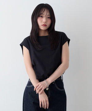 ブラック　モデル：159cm S着用