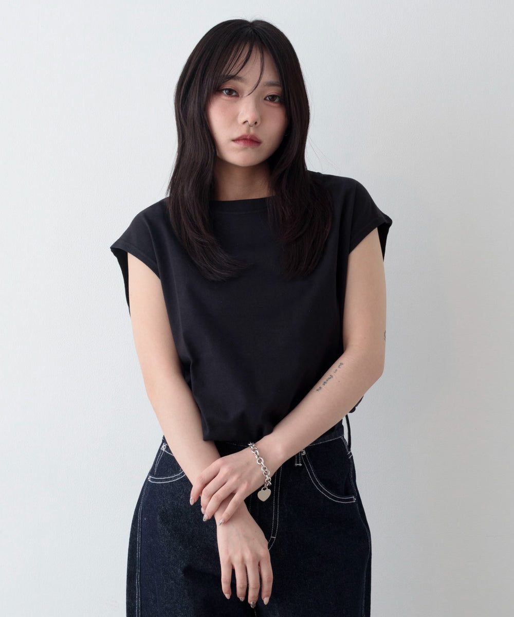 ブラック　モデル：159cm S着用