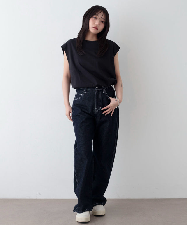 ブラック　モデル：159cm S着用