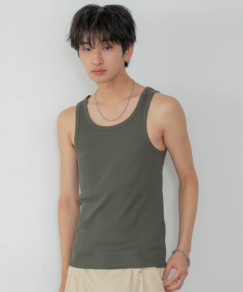 カーキ モデル：180cm L着用